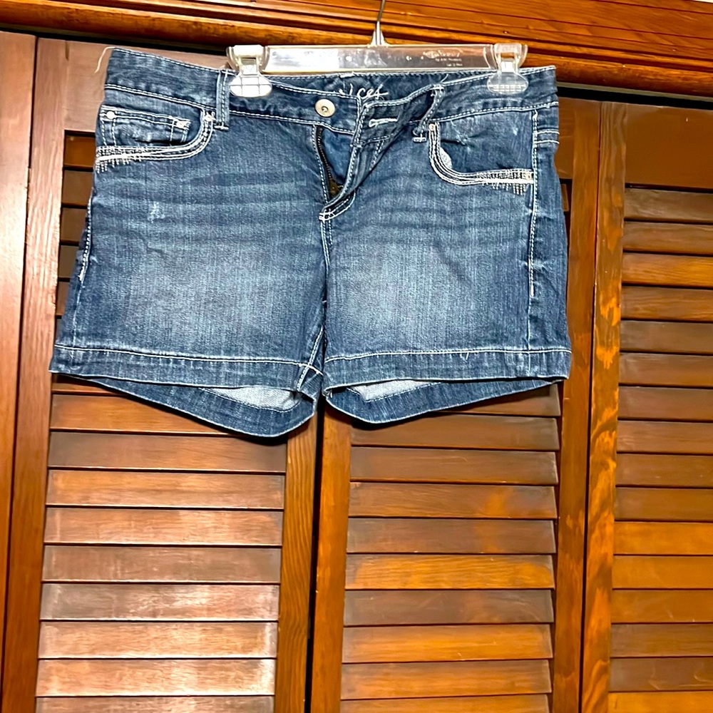 Maurice’s 3.5 inch inseam